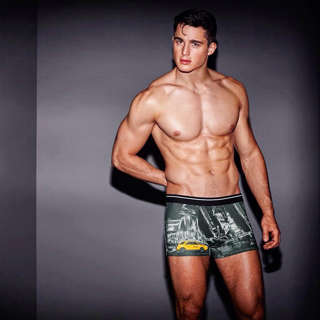 Pietro Boselli is back to make everyone talking about him! 